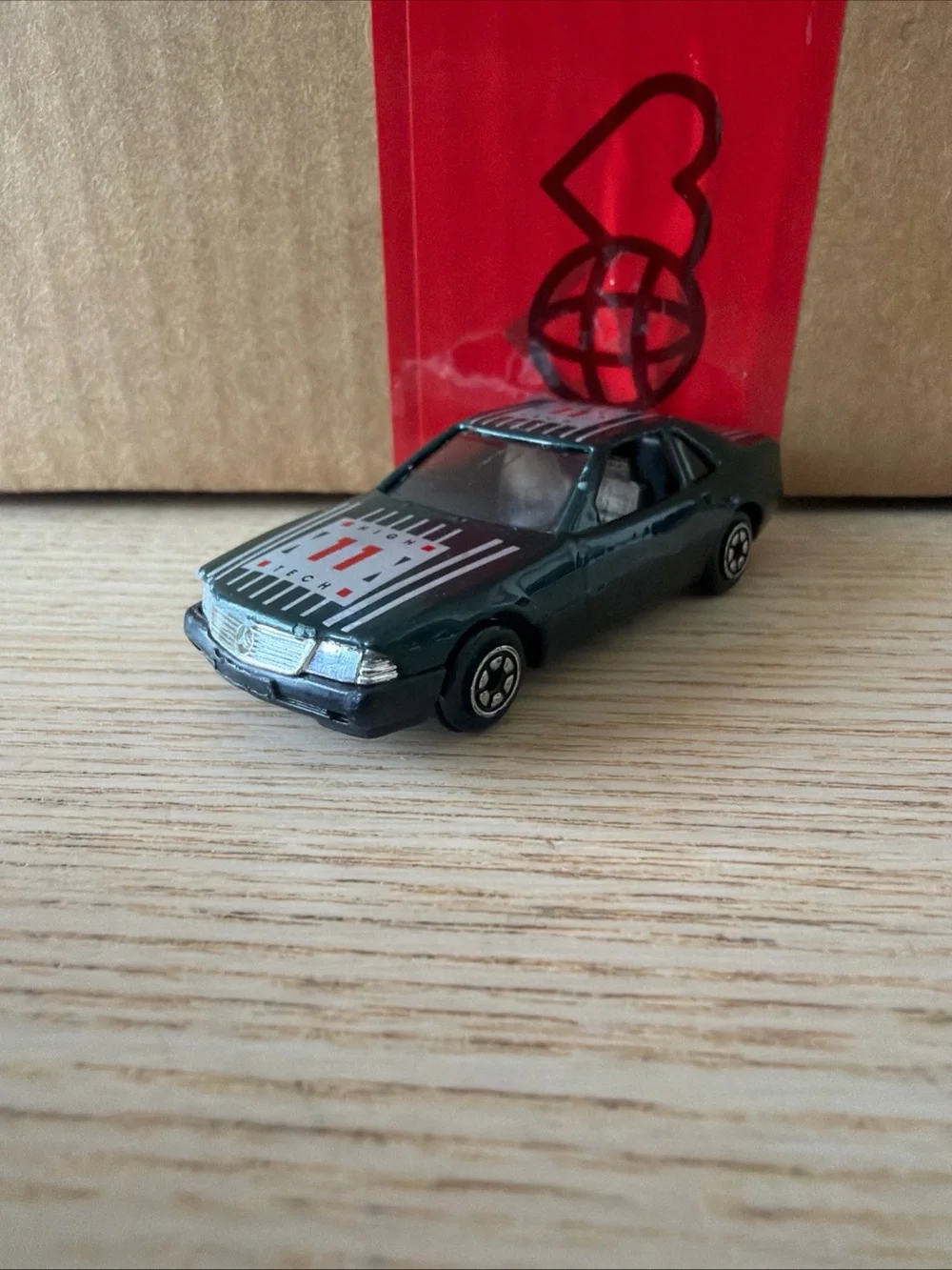 Vintage Yat Ming No. 812 Mercedes-Benz 500SL Black 1:64 Scale Diecast Rare Car